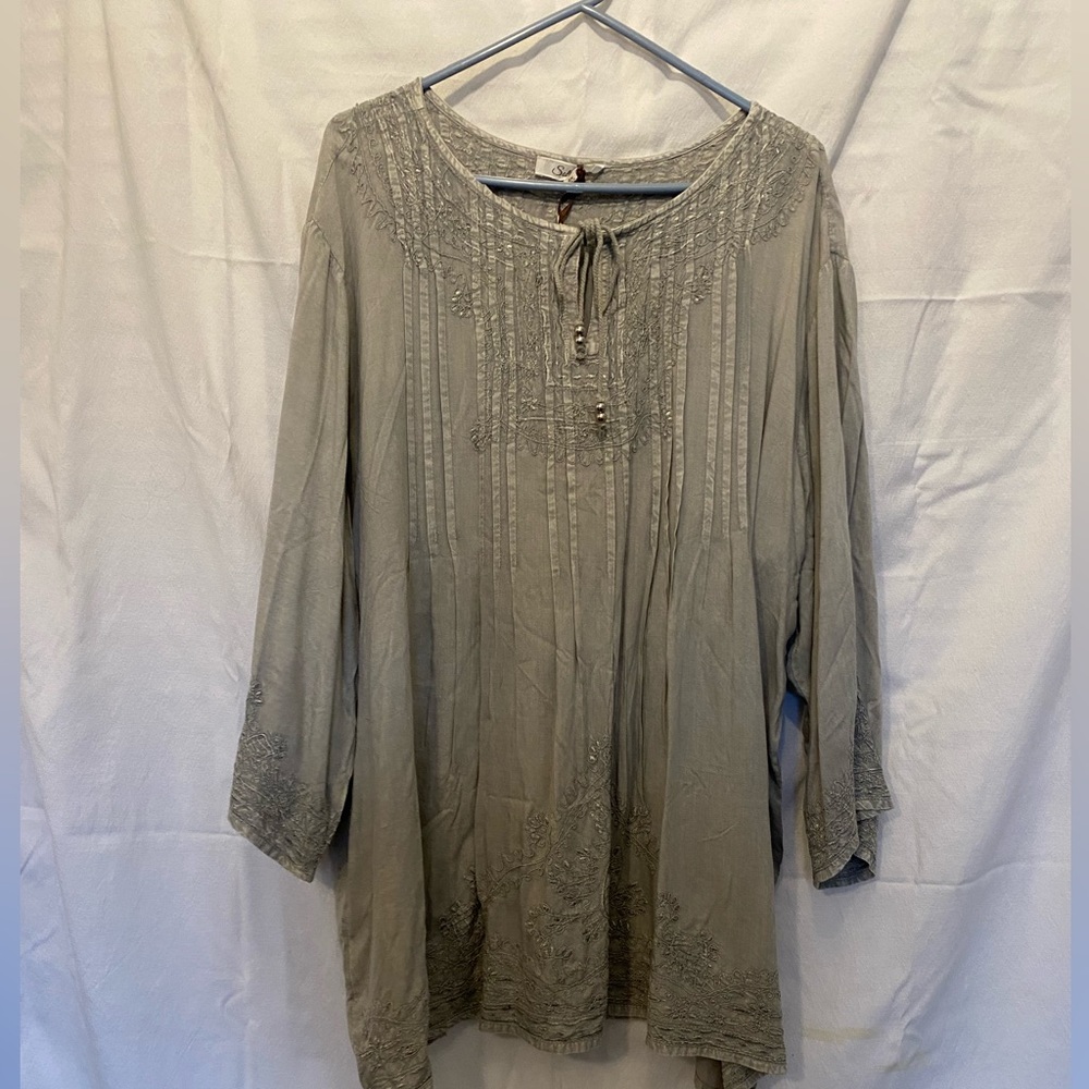 solitaire tunic top
